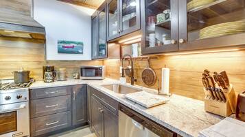 Cottage (2 Bedrooms) | Interior