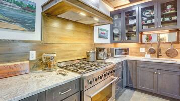 Cottage (2 Bedrooms) | Interior