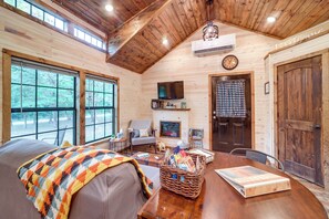 House (1 Bedroom) | Interior