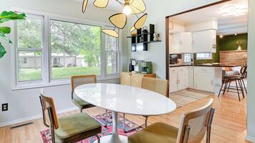 House (3 Bedrooms) | Interior