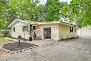 House (3 Bedrooms) | Interior - Cozy Montello Hideaway Near Puckaway Lake Access! (Montello)