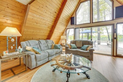 Long Lake Cabin w/ Kayaks, Private Beach & Dock!