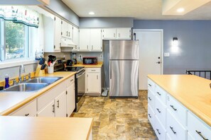 House (3 Bedrooms) | Interior - Lakefront Arkansas Escape w/ Grill, Dock & Kayaks! (Horseshoe Bend)