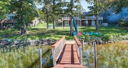 Lakefront Arkansas Escape w/ Grill, Dock & Kayaks!