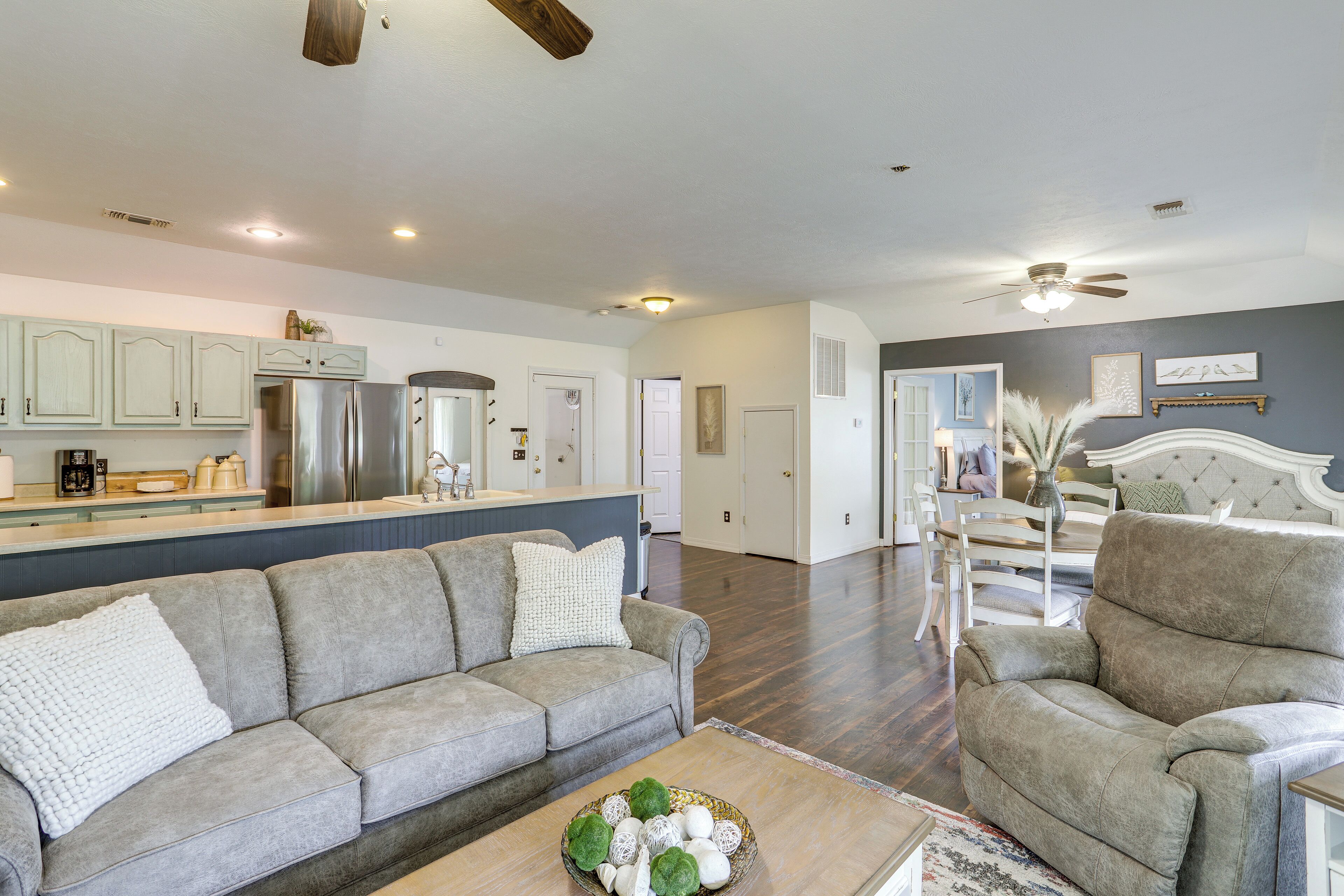 House (2 Bedrooms) | Interior