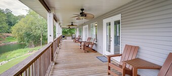 Lakefront Horseshoe Bend Home w/ Boat Dock!