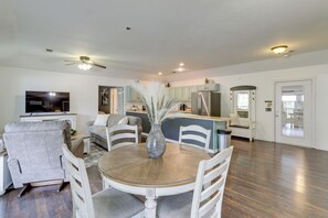 House (2 Bedrooms) | Interior