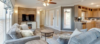 Fishermans Paradise: Lake-view Home in Many!