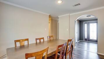 單棟房屋 (3 Bedrooms) | 內部