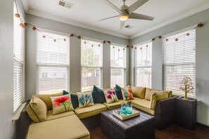 TV, fireplace, iPod dock - Chapin Vacation Rental ~ 5 Mi to Lake Murray! (Chapin)