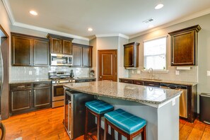 House (4 Bedrooms) | Private kitchen - Chapin Vacation Rental ~ 5 Mi to Lake Murray! (Chapin)