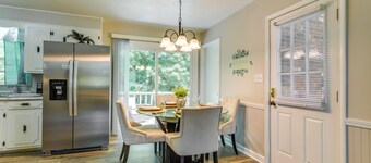 Charming Jonesville Home w/ Grill - Near Wineries!