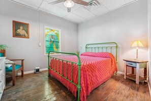 Huis (3 Bedrooms) | 3 slaapkamers, een bureau, een laptopwerkplek, beddengoed