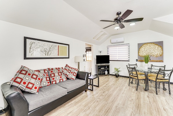 Cottage (2 Bedrooms) | Front of property