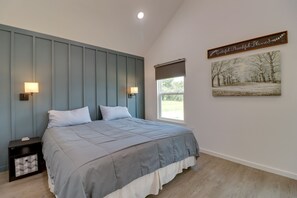 1 habitación, espacio para trabajar con laptop y ropa de cama 