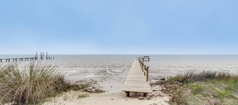 Carrabelle Retreat w/ Boat Dock + Views of Gulf!