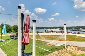 Interior - Greenwood Getaway w/ Furnished Patio & Lake View (Greenwood)