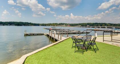 Greenwood Getaway w/ Furnished Patio & Lake View