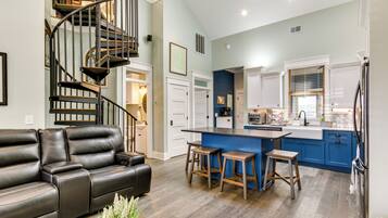 Cottage (2 Bedrooms) | Interior