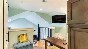 Cottage (2 Bedrooms) | Interior