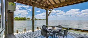 Lakefront Livingston Vacation Rental w/ Boat Dock!