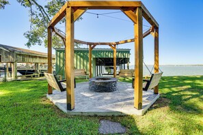 House (5 Bedrooms) | Interior - Lakefront Livingston Vacation Rental w/ Boat Dock! (Livingston)