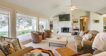 Lakefront Livingston Vacation Rental w/ Boat Dock!