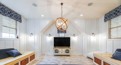 Furnished Outdoor Space: Family Home in Ocean View