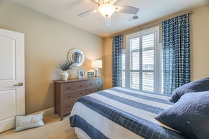 House (4 Bedrooms) | Interior - Furnished Outdoor Space: Family Home in Ocean View (Ocean View)