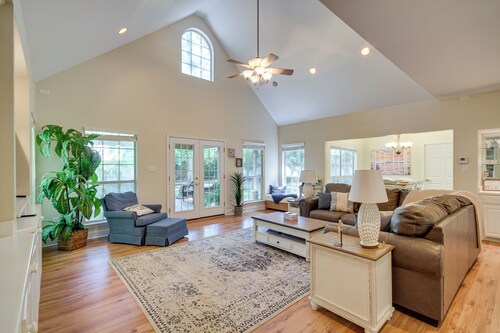 Charming Diamondhead Home w/ Private Yard!