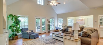 Charming Diamondhead Home w/ Private Yard!