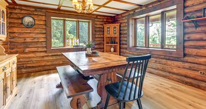 Pet-friendly Lyndon Station Cabin - Hike & Fish!