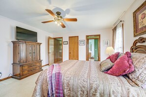 House (3 Bedrooms) | Interior - 18 Mi to Table Rock Lake: Pet-friendly Ozark Home! (Omaha)