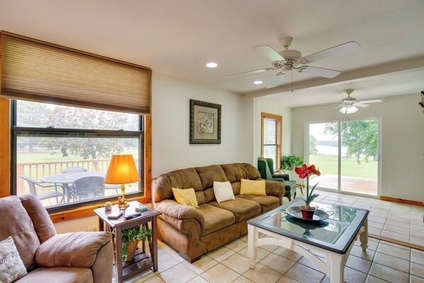 House (4 Bedrooms) | Front of property