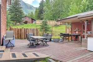Apartment (0 Bedroom) | Interior - Angler's Dream! Mtn-view Unit Steps to Kenai River (Cooper Landing)