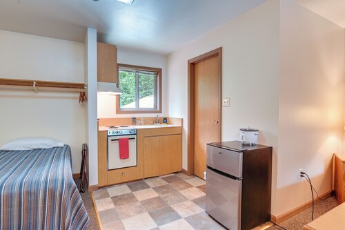 Angler's Dream! Mtn-view Unit Steps to Kenai River