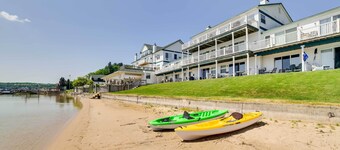 Beachfront Onekama Vacation Rental w/ Balcony!