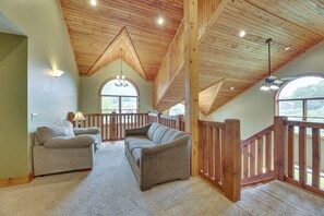 House (5 Bedrooms) | Interior