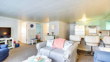 Cottage (2 Bedrooms) | Interior