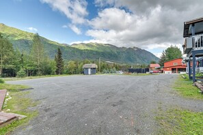 Apartment (0 Bedroom) | Interior - Fish & Paddle on Kenai Lake! Cooper Landing Apt (Cooper Landing)