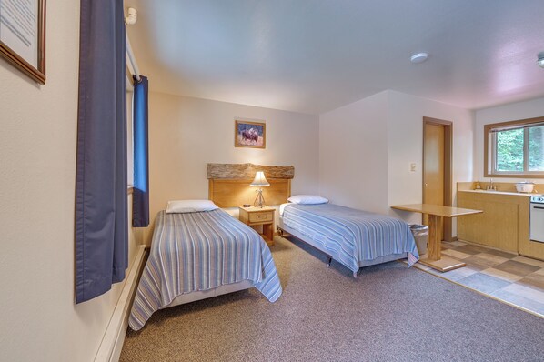 Apartment (0 Bedroom) | Interior - Fish & Paddle on Kenai Lake! Cooper Landing Apt (Cooper Landing)