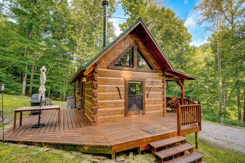 Cozy Log Cabin on 11 Acres: 3 Mi to Cherokee Lake!