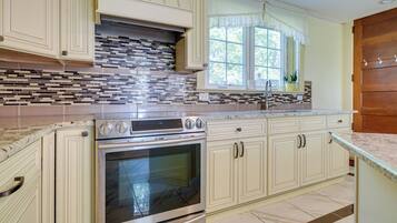 Ketuhar gelombang mikro, ketuhar, dapur, mesin basuh pinggan mangkuk