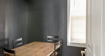 Cozy Downtown Sandusky Gem - 1 Mi to Lake Erie!