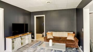 House (2 Bedrooms) | Front of property