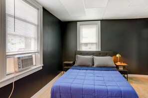 Interior - Cozy Downtown Sandusky Gem - 1 Mi to Lake Erie! (Sandusky)