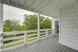 Villa (3 Bedrooms) | Interior - Harkers Island Vacation Rental With Pool Table! (Harkers Island)