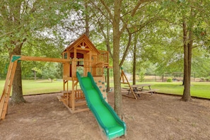 Apartment (0 Bedroom) | Interior - Lake Fork Studio Cabin w/ Dock + Boat Ramp! (Emory)