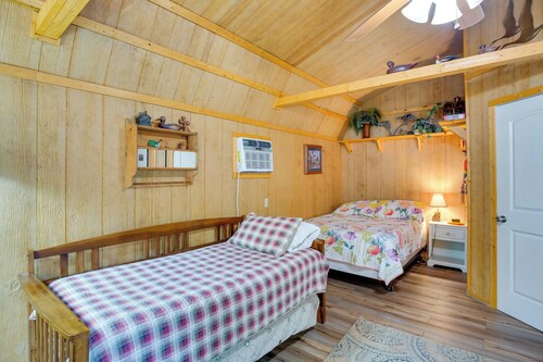 Lake Fork Studio Cabin w/ Dock + Boat Ramp!