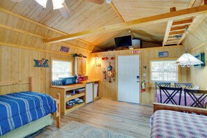 Apartment (0 Bedroom) | Interior - Lake Fork Studio Cabin w/ Dock + Boat Ramp! (Emory)